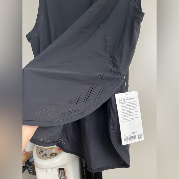 BNWT Lululemon split hem run top - Picture 2 of 2